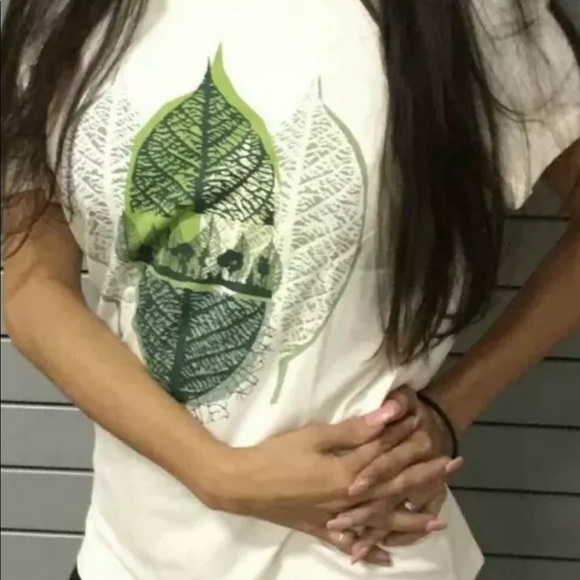 sahalie Tops - Sahalie Short Sleeve T Shirt S Beige Green Leaf